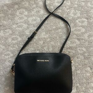 Michael Kors Elegant Black Crossbody Bag